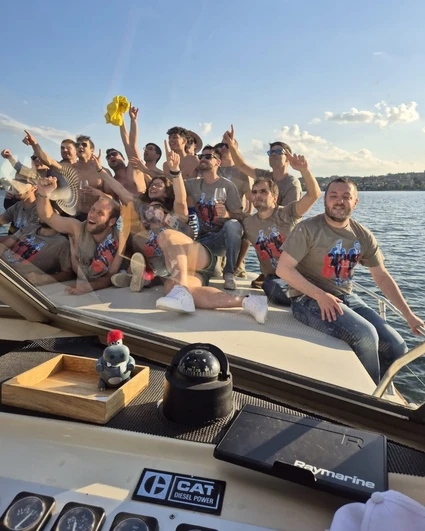Evento al tramonto: la penisola di Sirmione in barca per gruppi privati 6